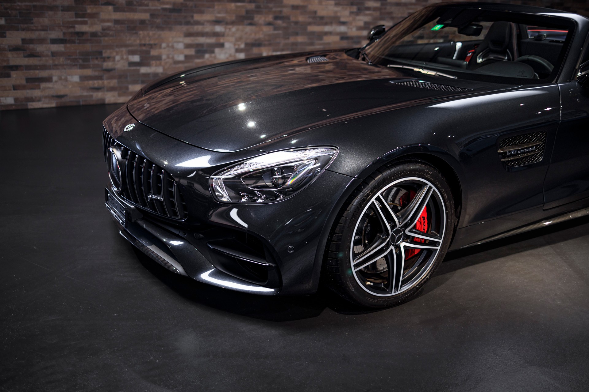MERCEDES-BENZ AMG GT C Roadster Speedshift DCT-image-2