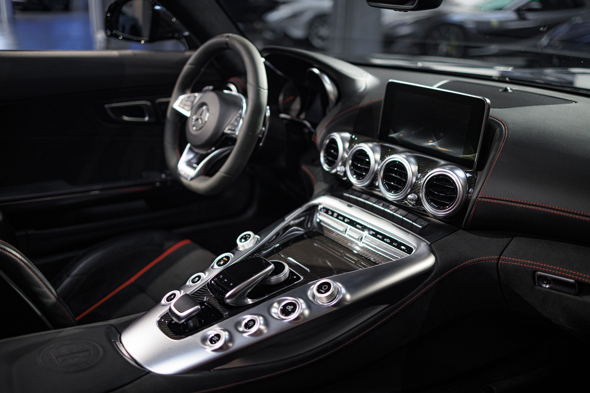 MERCEDES-BENZ AMG GT C Roadster Speedshift DCT-image-11