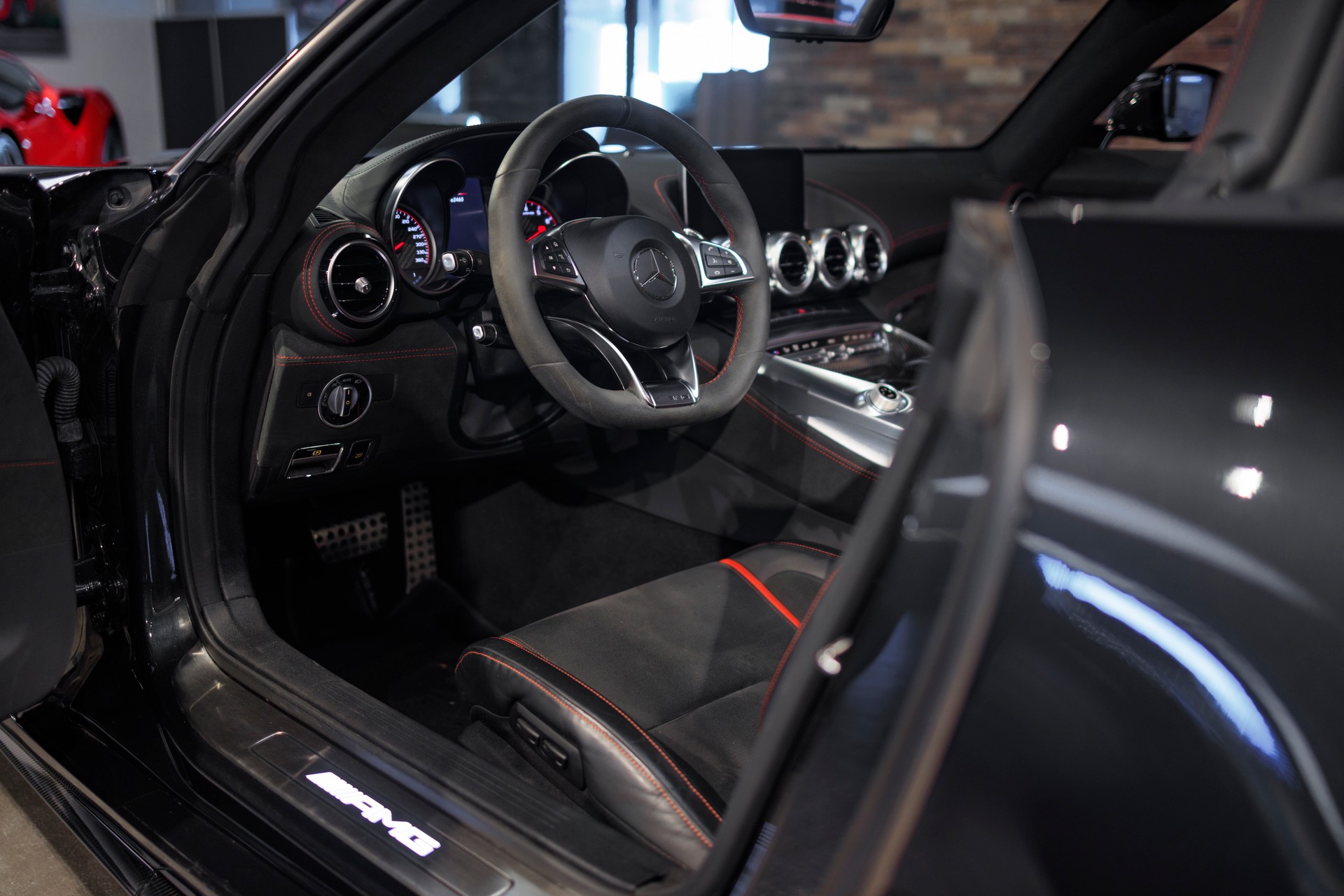 MERCEDES-BENZ AMG GT C Roadster Speedshift DCT-image-9