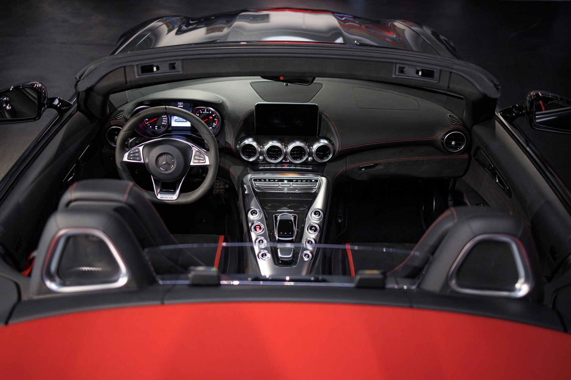 MERCEDES-BENZ AMG GT C Roadster Speedshift DCT-image-8