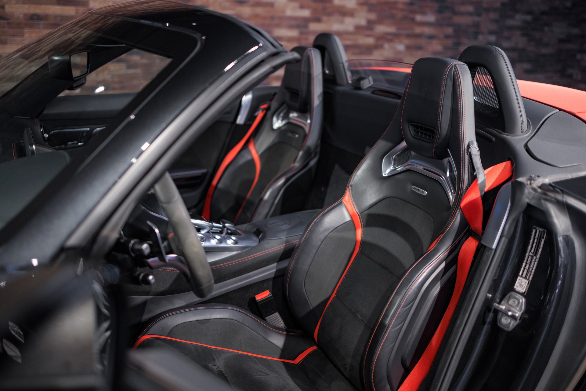 MERCEDES-BENZ AMG GT C Roadster Speedshift DCT-image-10