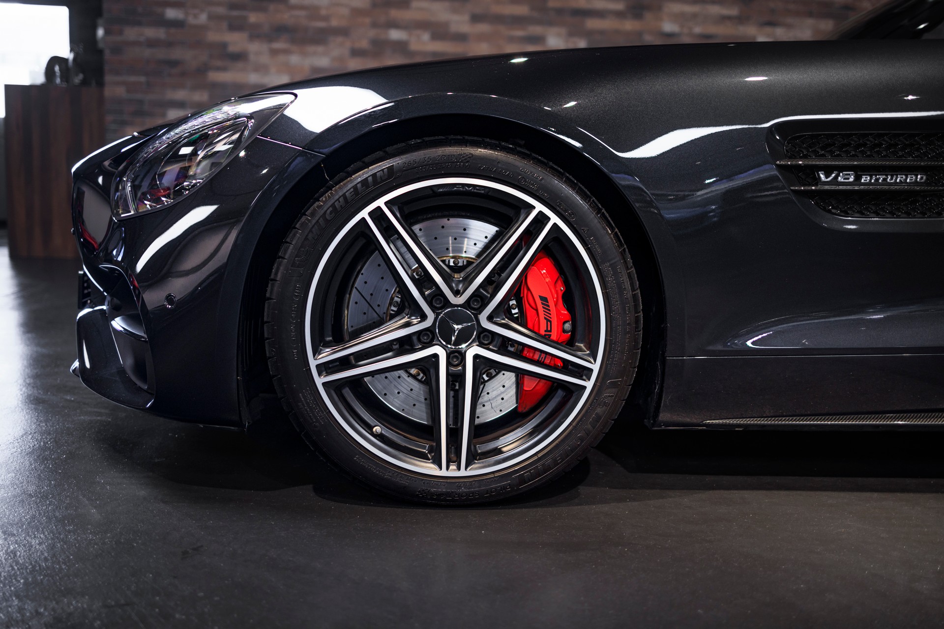 MERCEDES-BENZ AMG GT C Roadster Speedshift DCT-image-6