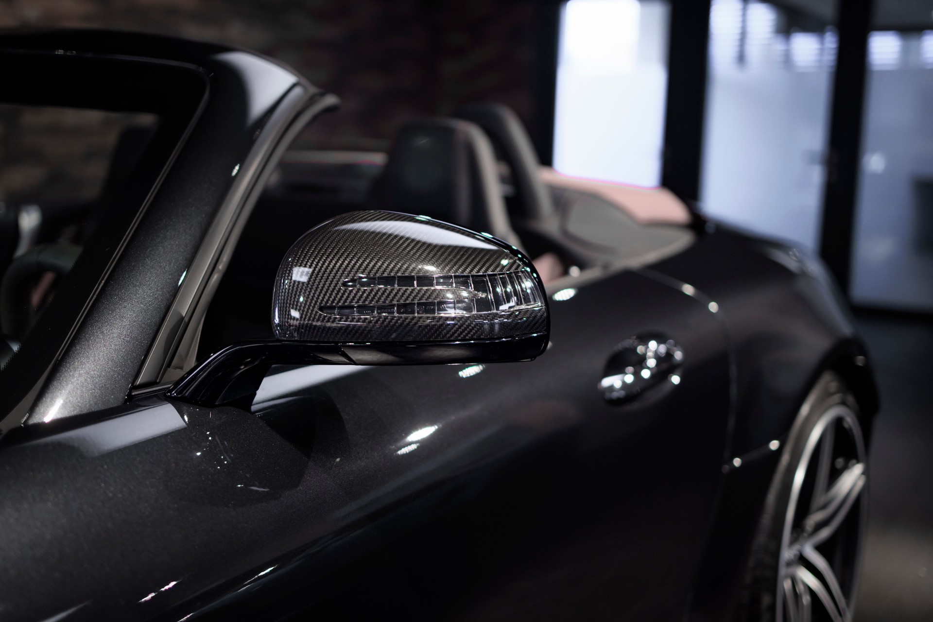 MERCEDES-BENZ AMG GT C Roadster Speedshift DCT-image-14