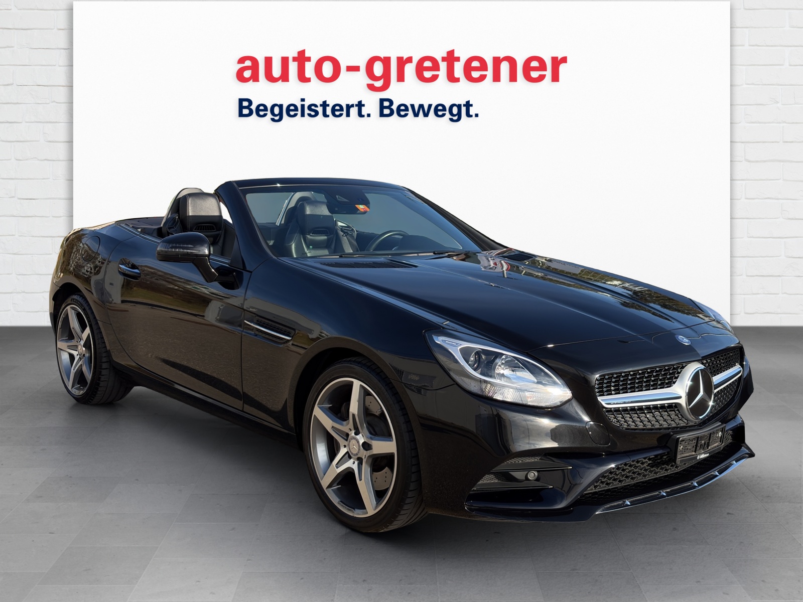 MERCEDES-BENZ SLC 300 AMG Line 9G-Tronic-showroom-element-3