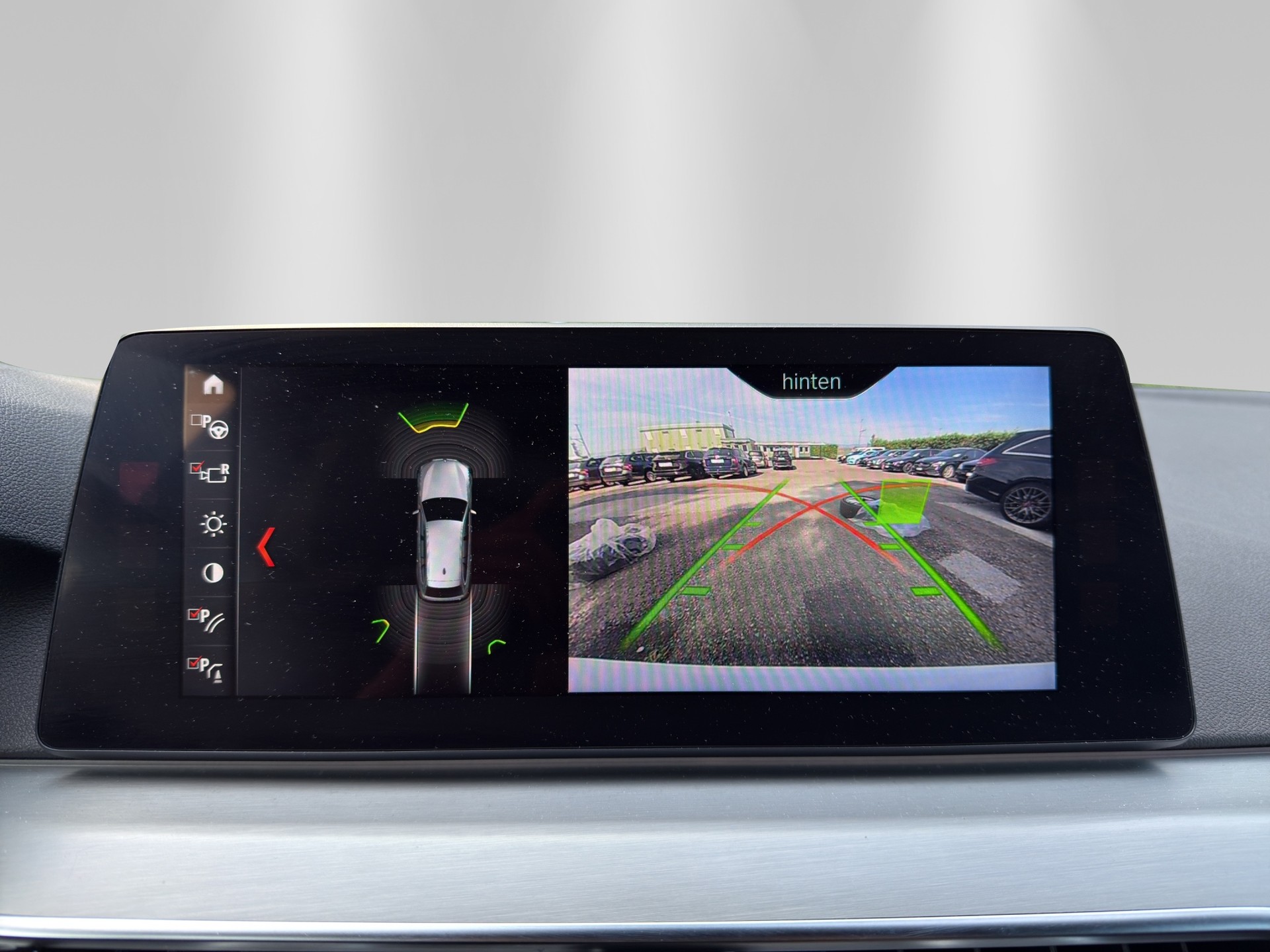 BMW 520d xDrive Touring Steptronic-image-12