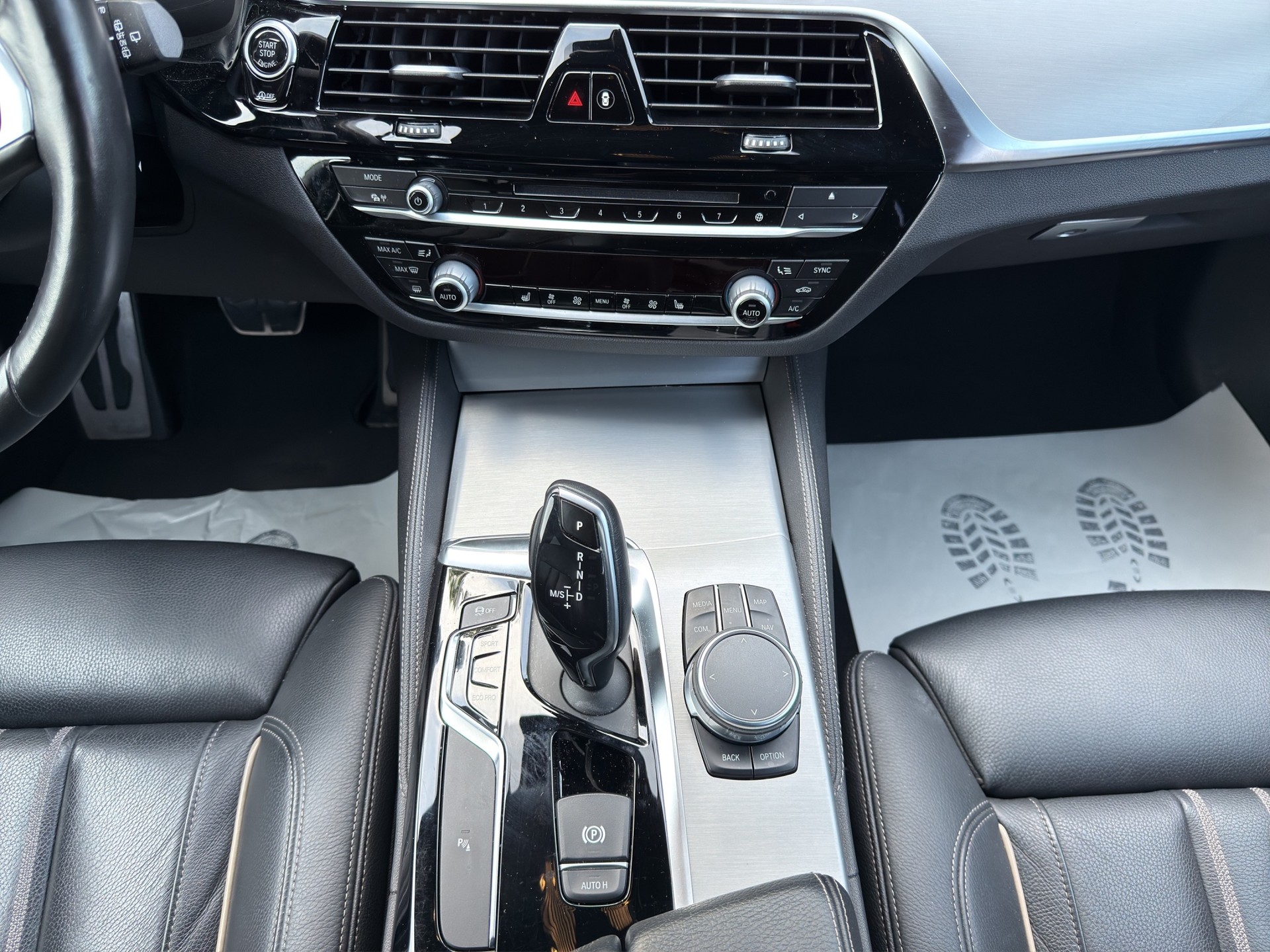 BMW 520d xDrive Touring Steptronic-image-10