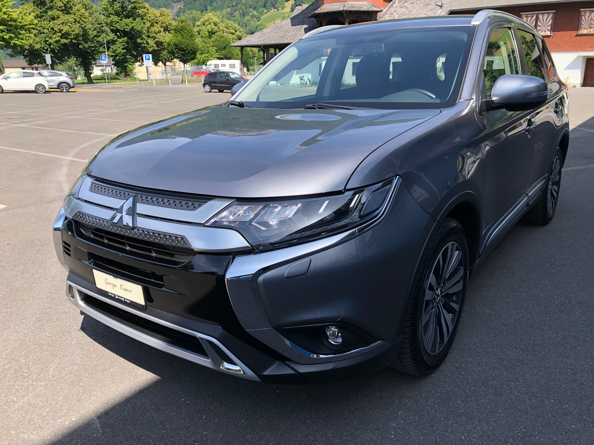 MITSUBISHI Outlander 2.0 Value 4WD CVT-showroom-element-1