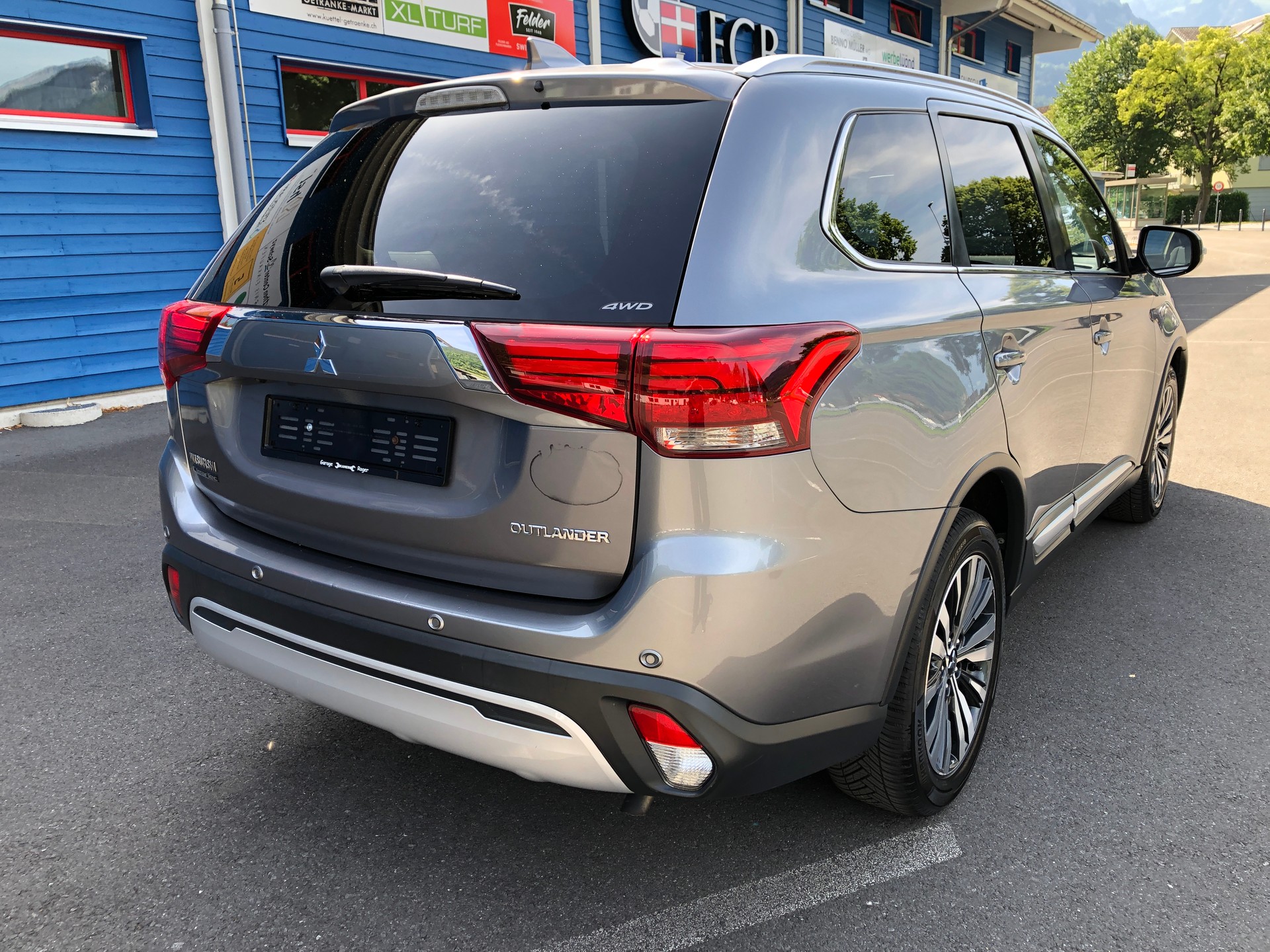 MITSUBISHI Outlander 2.0 Value 4WD CVT-showroom-element-2