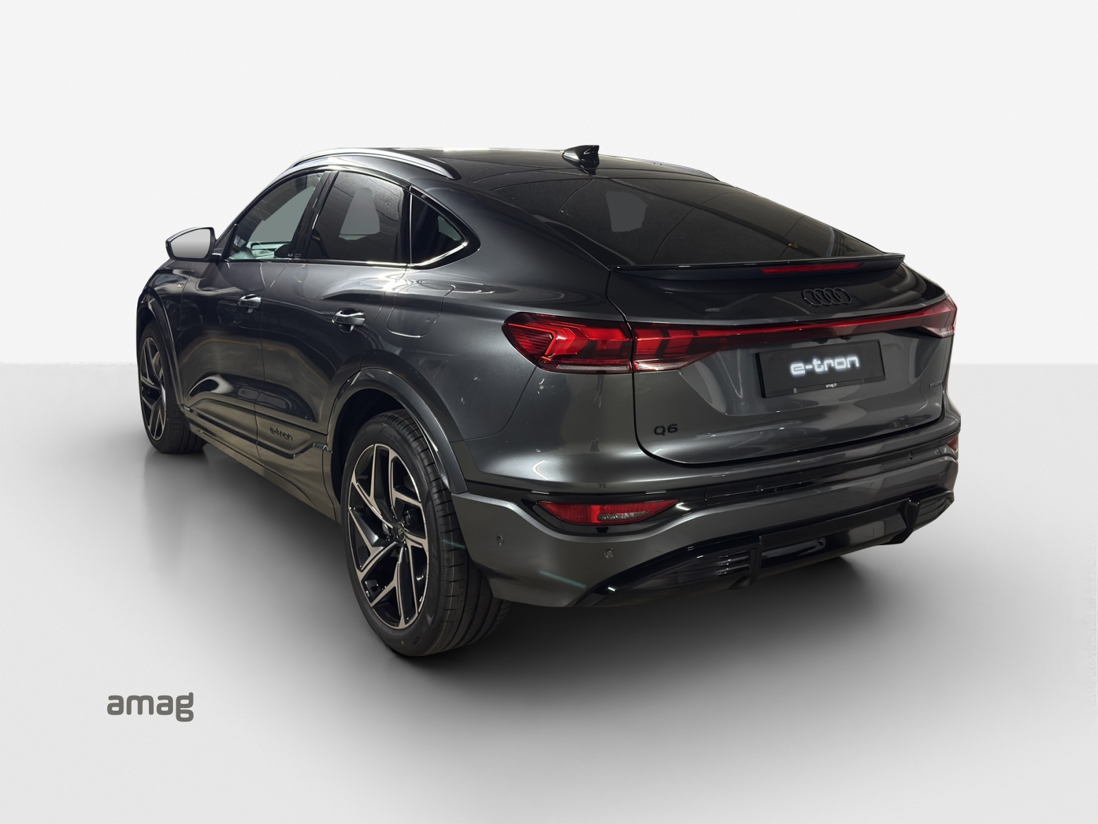 AUDI Q6 Sportback e-tron quattro-showroom-element-2