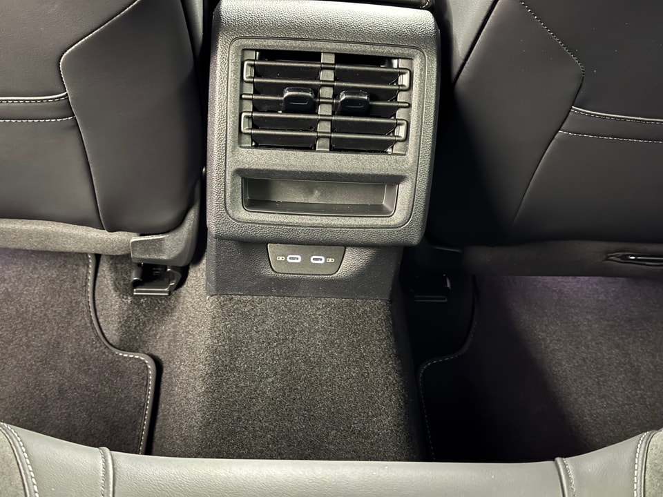 Golf VIII Variant 1.5 eTSI R-Line DSG