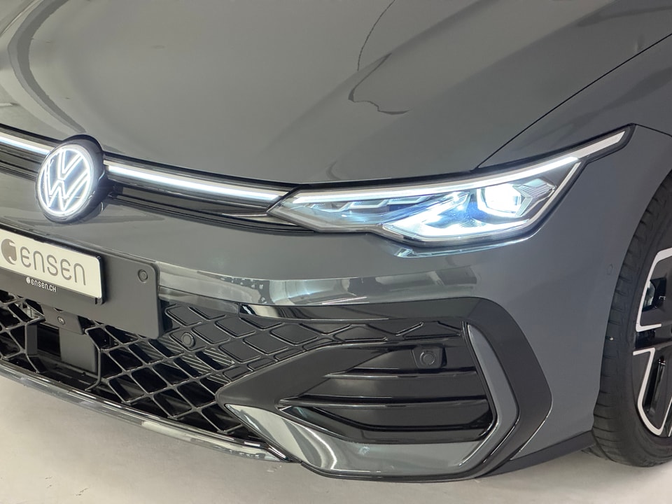 Golf VIII Variant 1.5 eTSI R-Line DSG