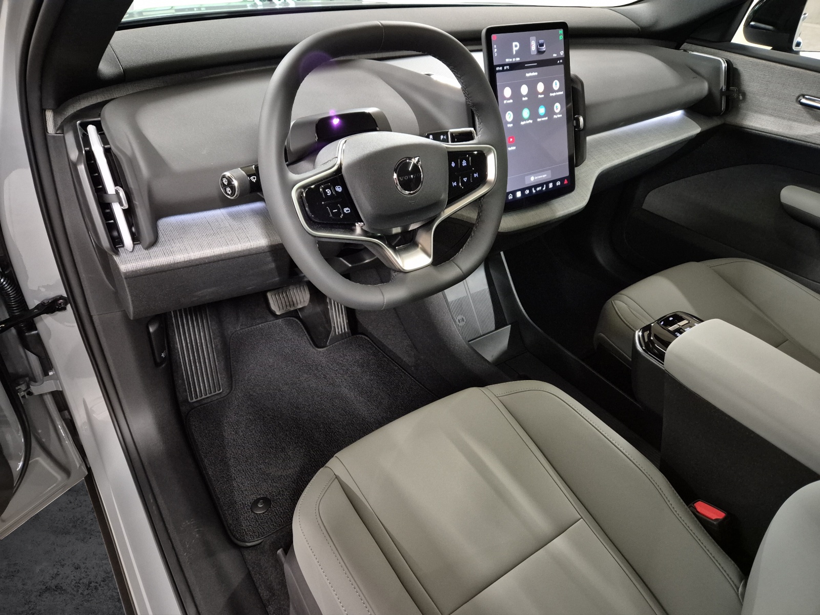VOLVO EX 30 E60 Twin Ultra Performance AWD-image-9