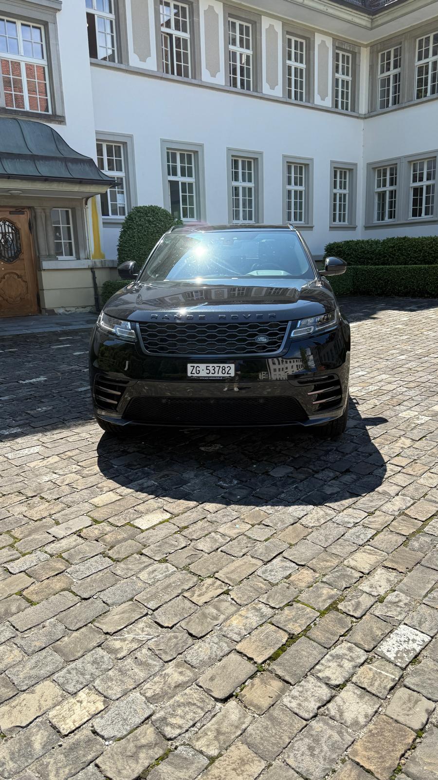 LAND ROVER R-Dynamic D240 Basis