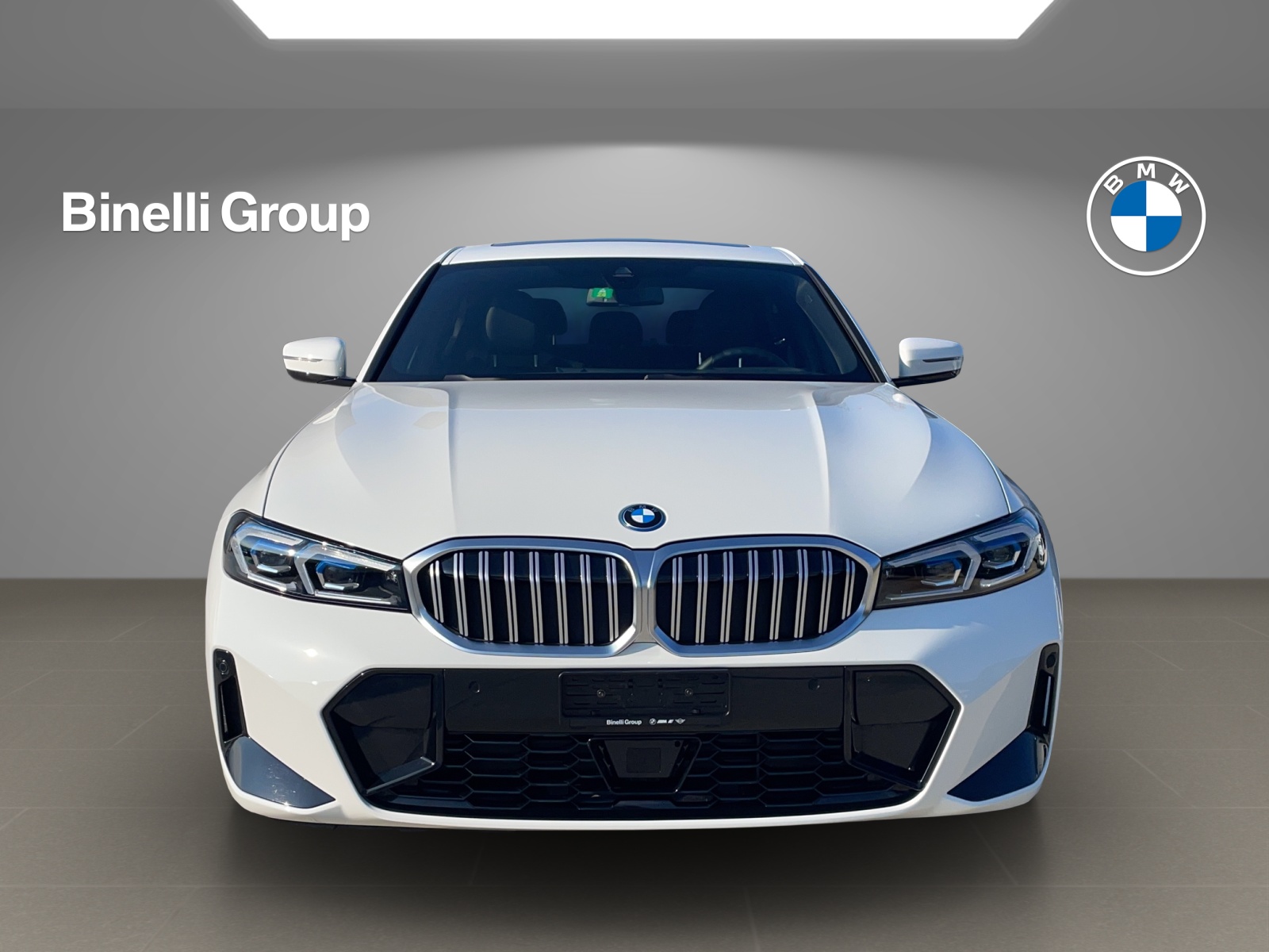 BMW 330e xDrive M Sport-showroom-element-1