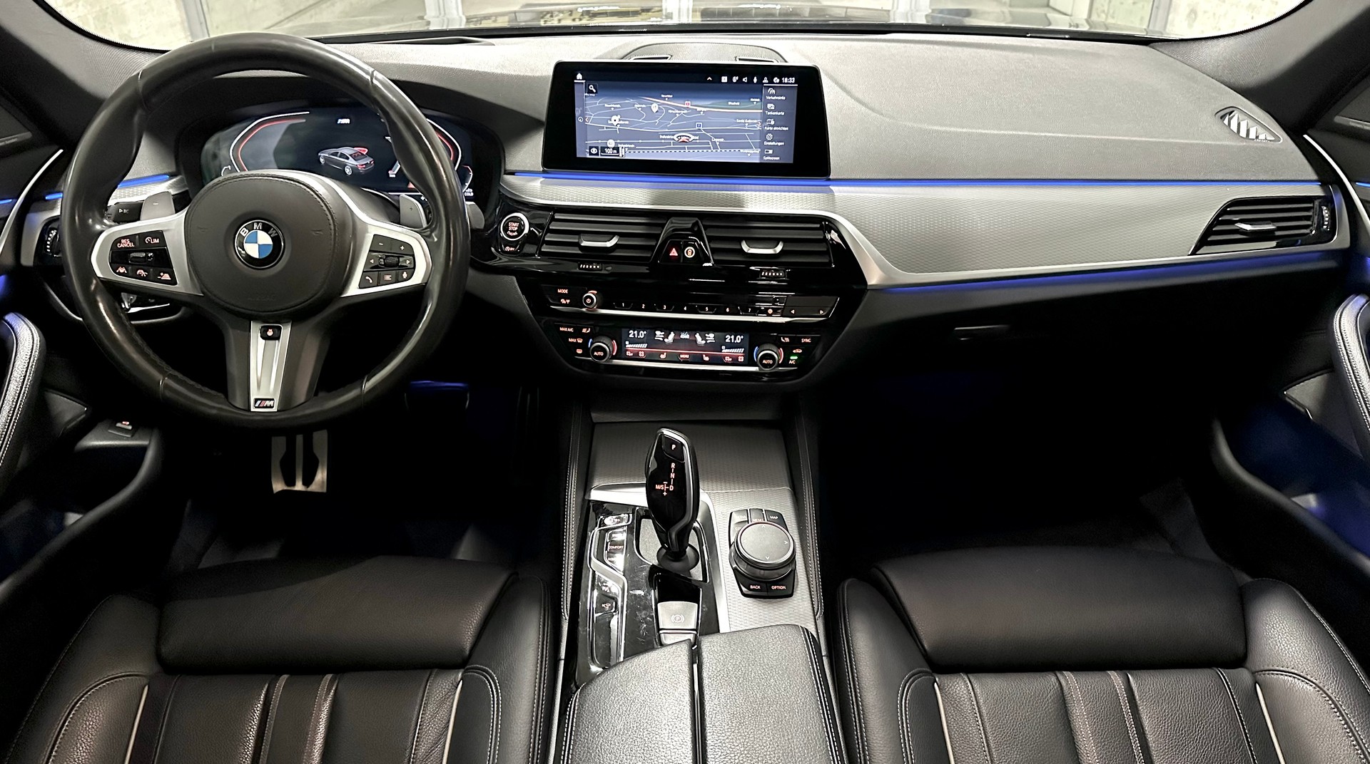 BMW 530d xDrive Pure M Sport Edition Steptronic-image-15