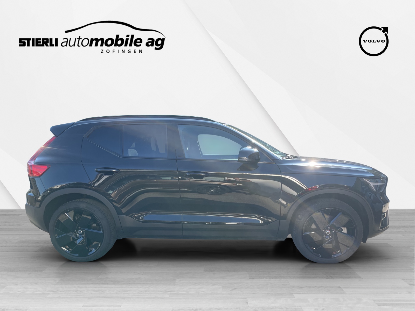 VOLVO EX40 XCENTRIC Black Edition AWD-showroom-element-3