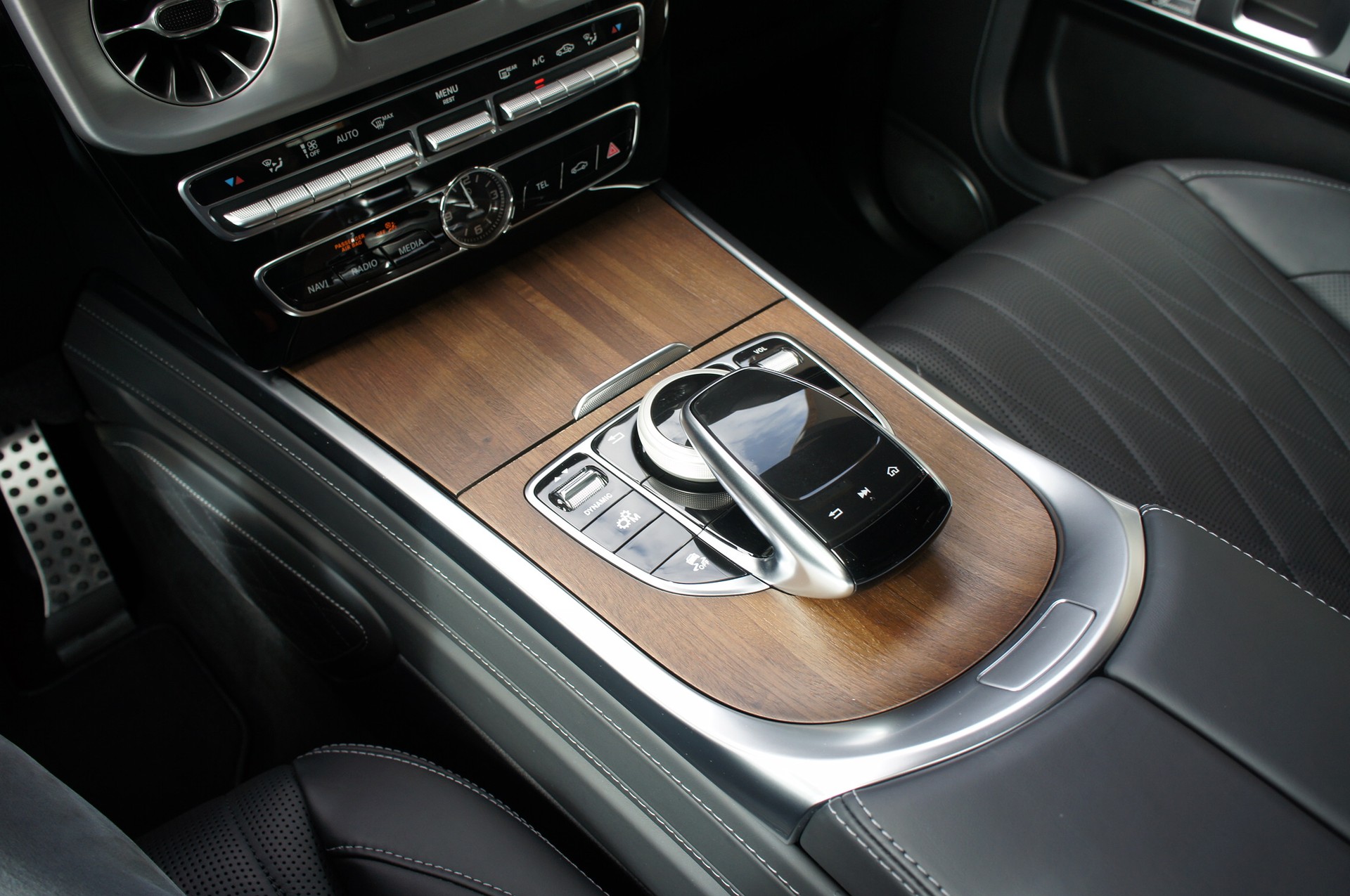 MERCEDES-BENZ G 500 AMG Line 9G-Tronic-image-17