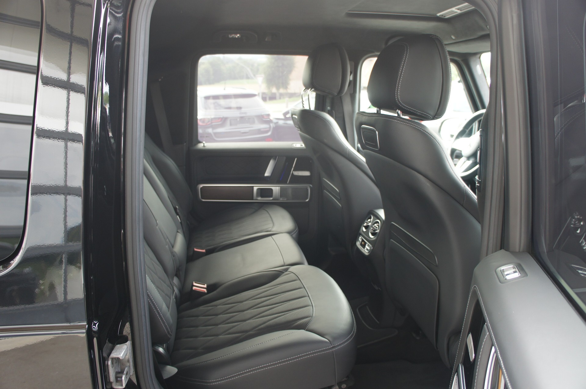 MERCEDES-BENZ G 500 AMG Line 9G-Tronic-image-9