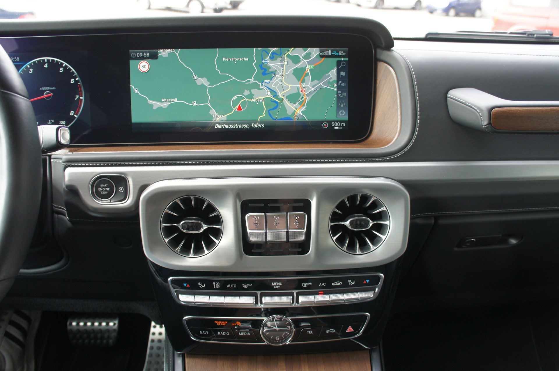 MERCEDES-BENZ G 500 AMG Line 9G-Tronic-image-18