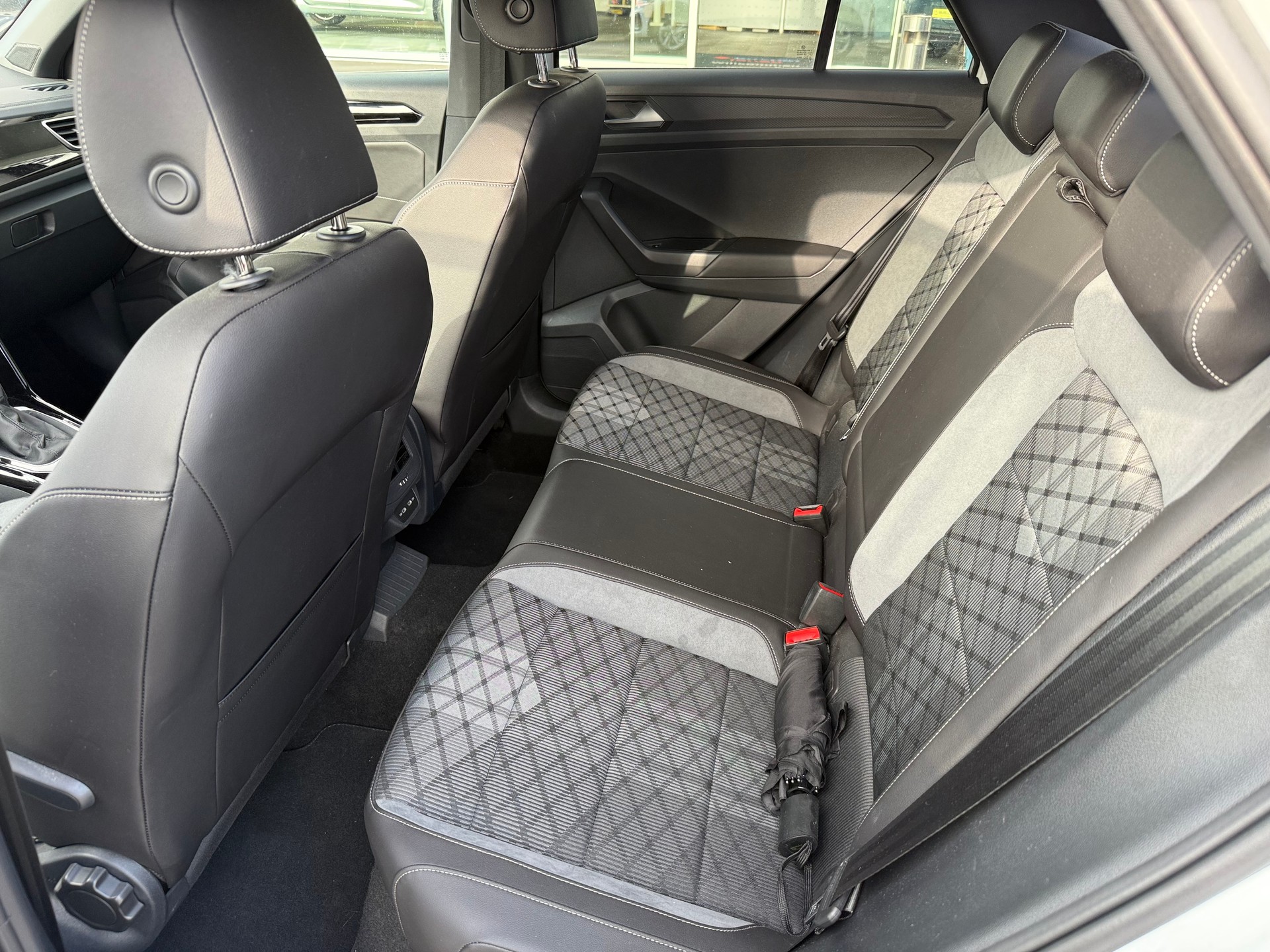 VW T-Roc 1.5 TSI EVO R-Line DSGNur bei Garage Zöllig - Finanzierung OHNE Zins möglich 4 JAHRE WERKSGARANTIE-image-18