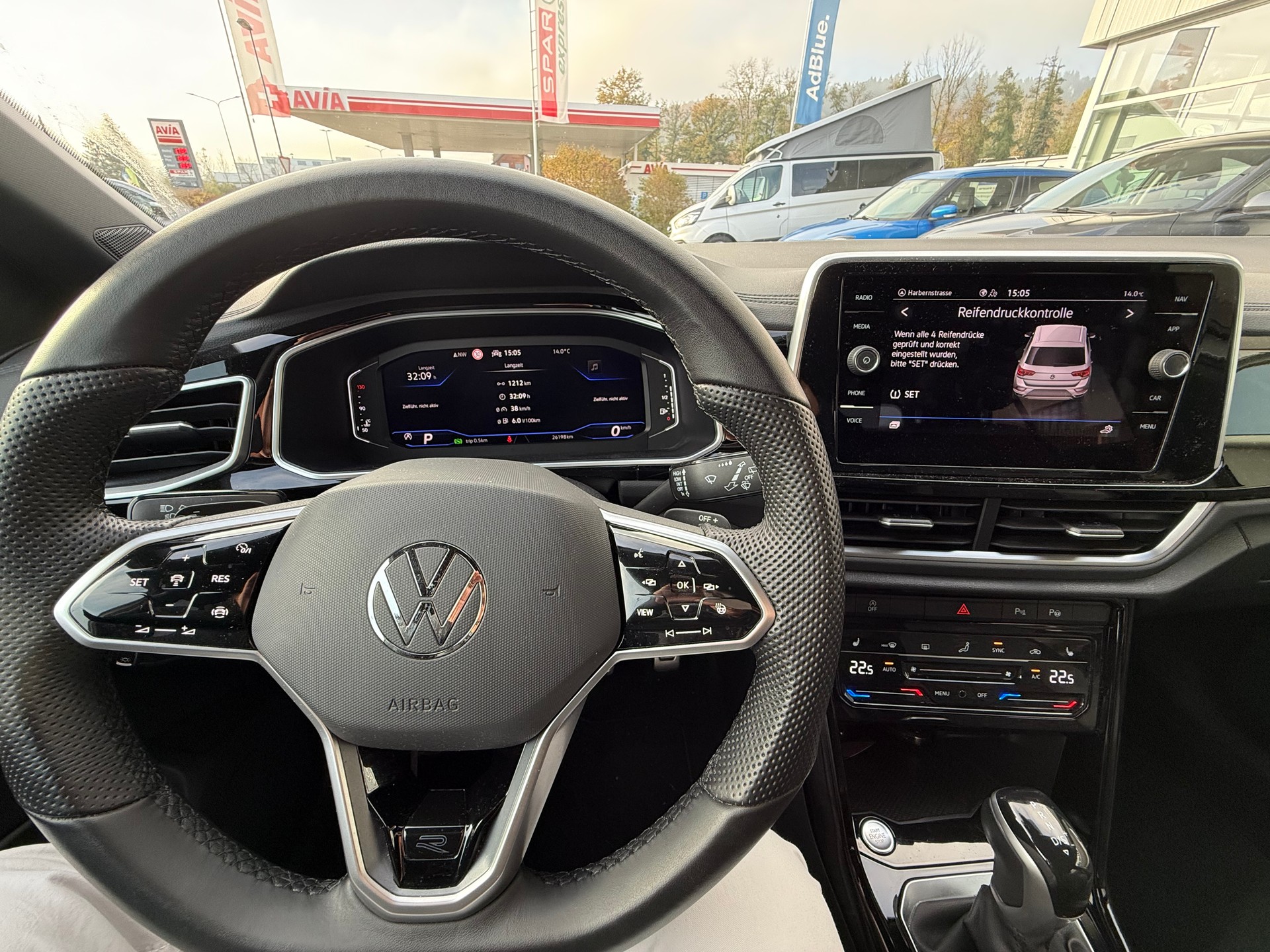 VW T-Roc 1.5 TSI EVO R-Line DSGNur bei Garage Zöllig - Finanzierung OHNE Zins möglich 4 JAHRE WERKSGARANTIE-image-9