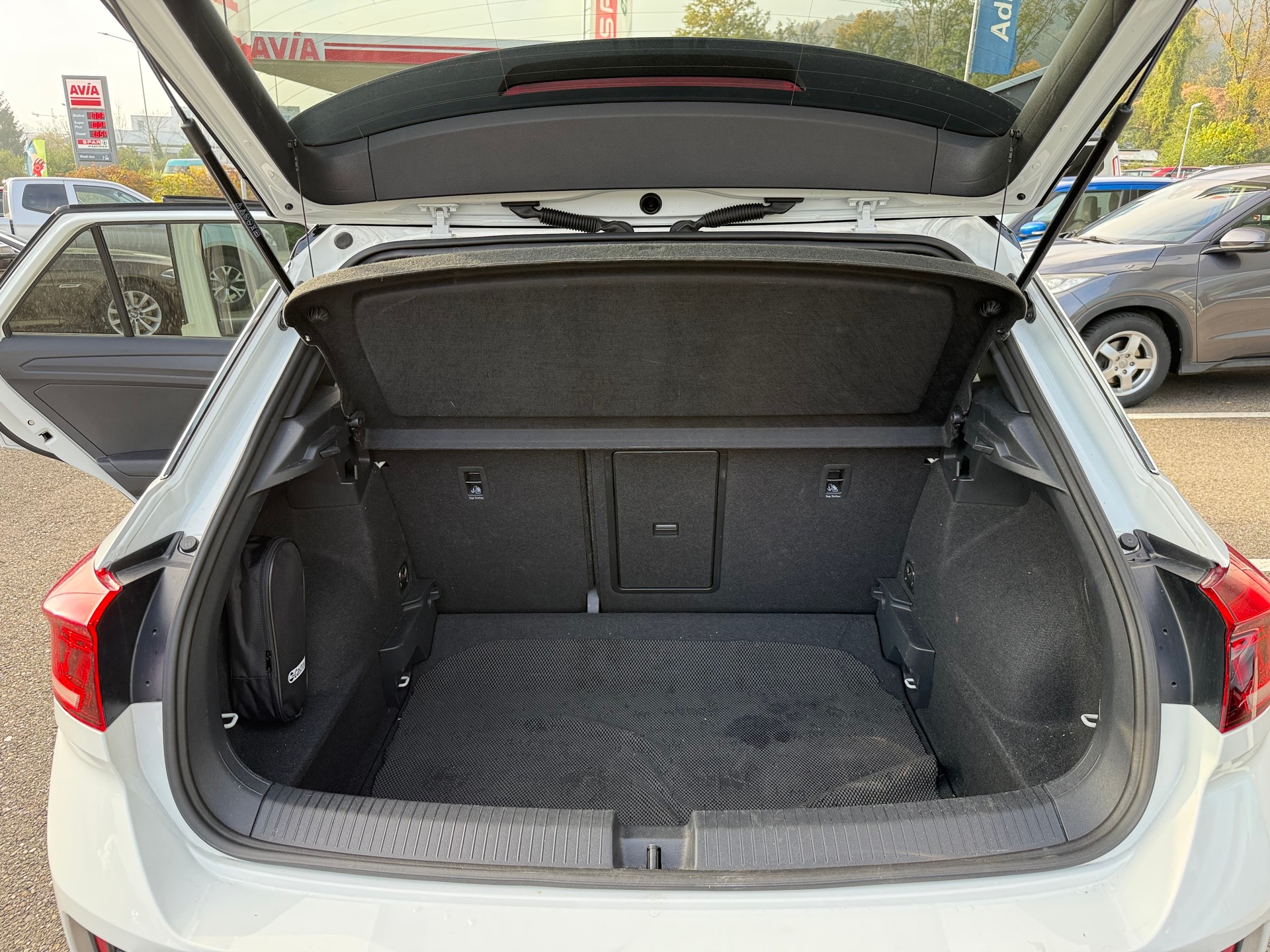 VW T-Roc 1.5 TSI EVO R-Line DSGNur bei Garage Zöllig - Finanzierung OHNE Zins möglich 4 JAHRE WERKSGARANTIE-image-19