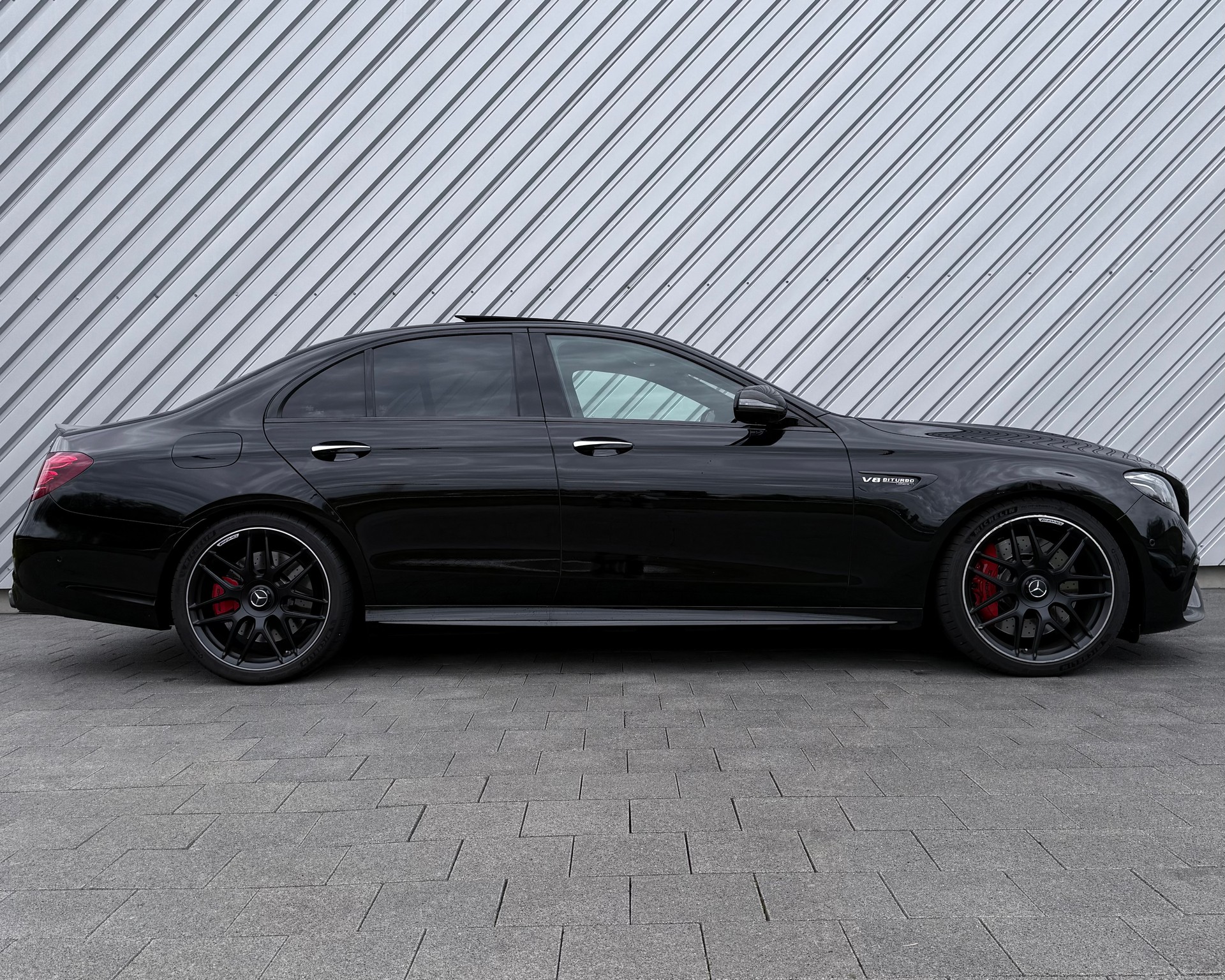 MERCEDES-BENZ E 63 AMG S 4Matic Speedshift MCT-showroom-element-1