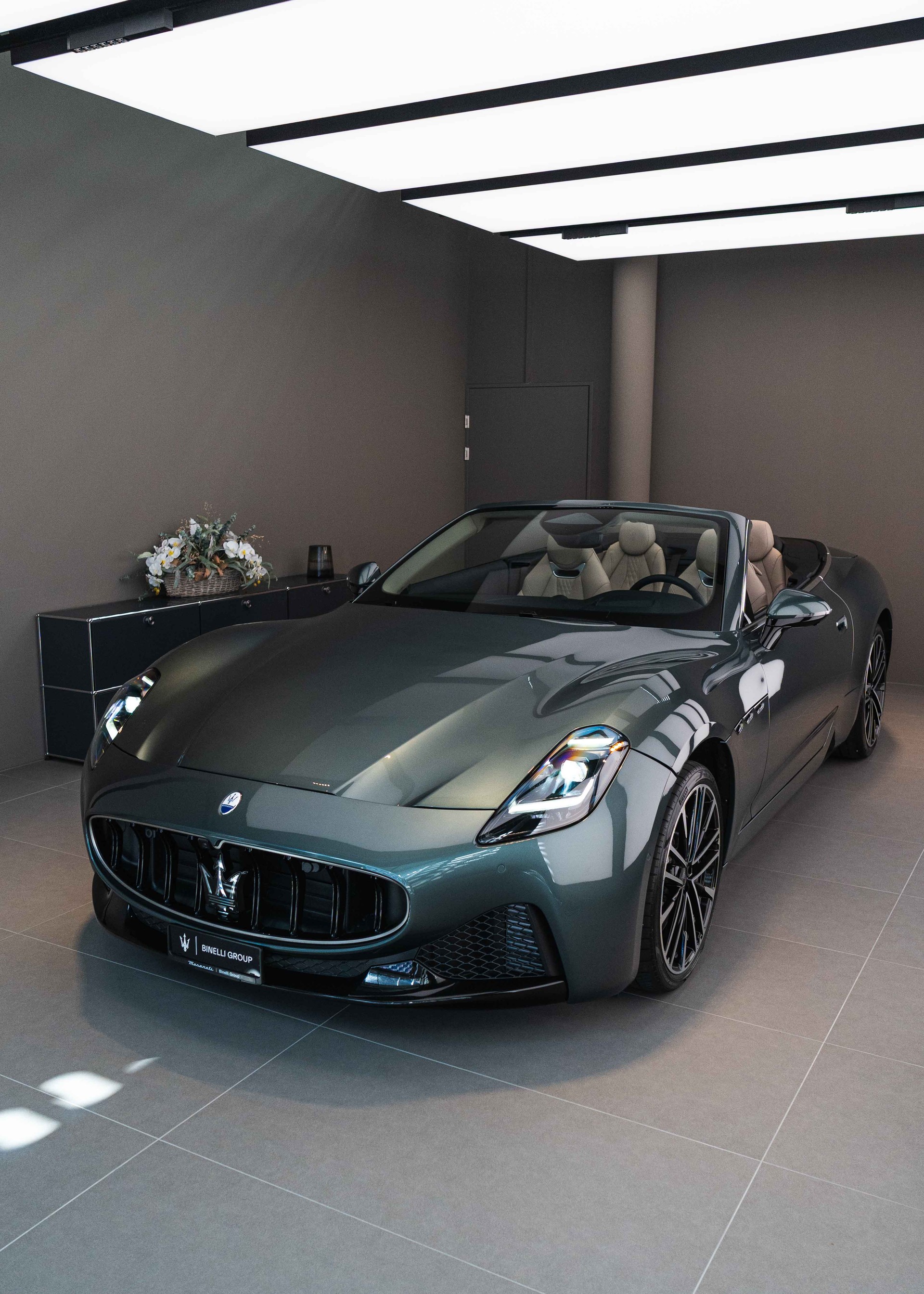 MASERATI GranCabrio Modena - Verde Giada-showroom-element-2