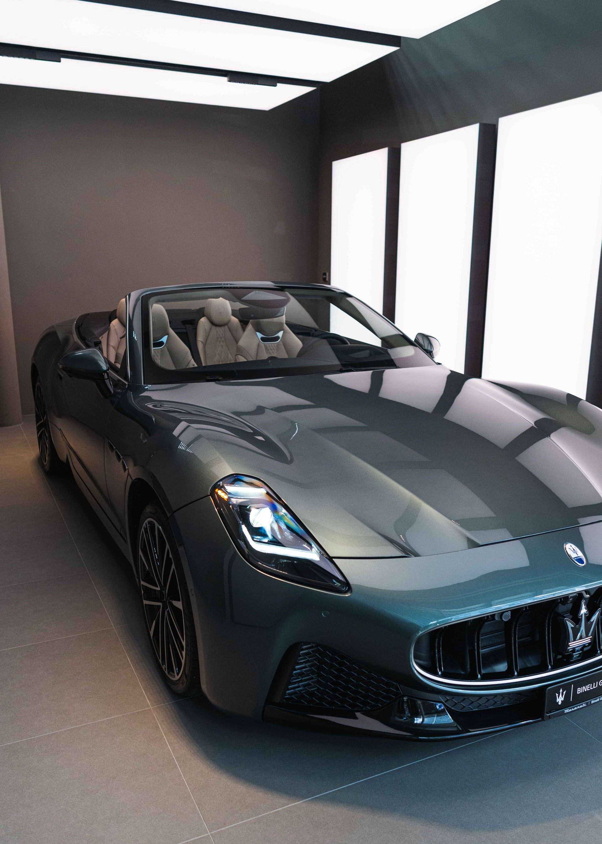 MASERATI GranCabrio Modena - Verde Giada-showroom-element-3