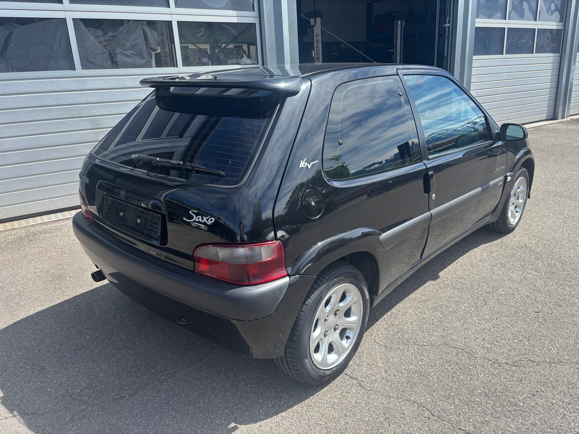 CITROEN Saxo 1.6i 16V VTS Black-image-1