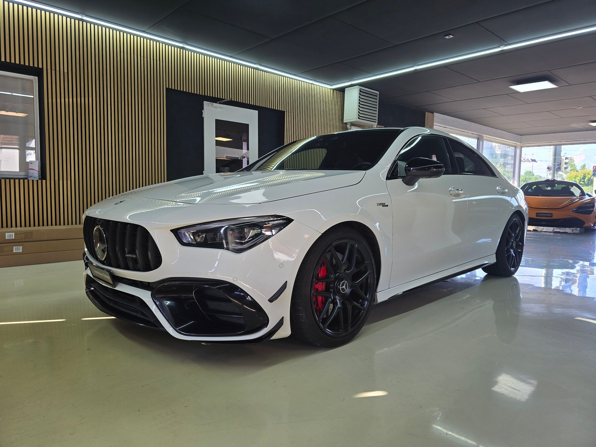 MERCEDES-BENZ CLA 45 S AMG 4Matic+ 8G-DCT-showroom-element-2