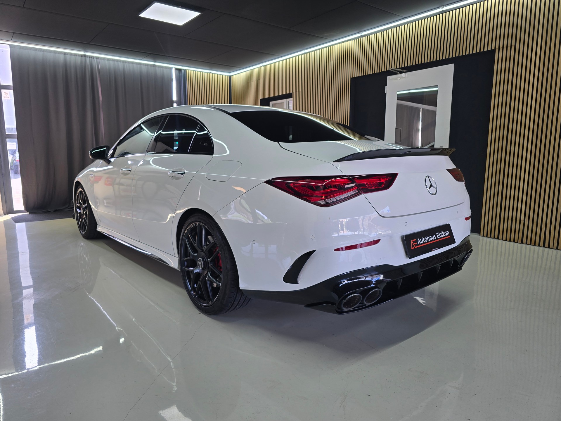 MERCEDES-BENZ CLA 45 S AMG 4Matic+ 8G-DCT-image-4