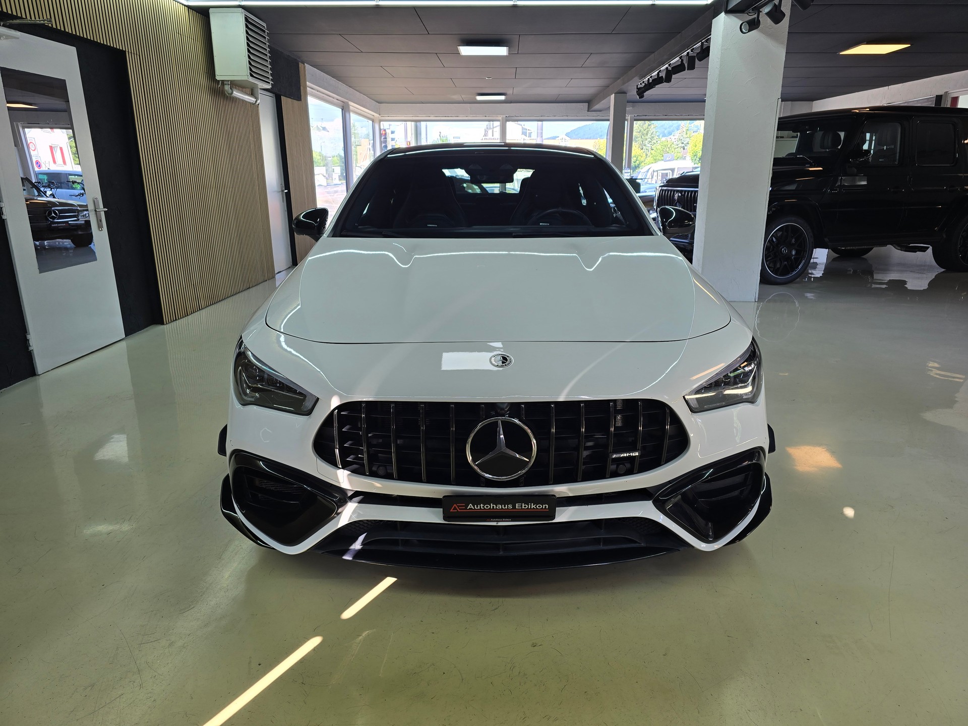 MERCEDES-BENZ CLA 45 S AMG 4Matic+ 8G-DCT-showroom-element-1