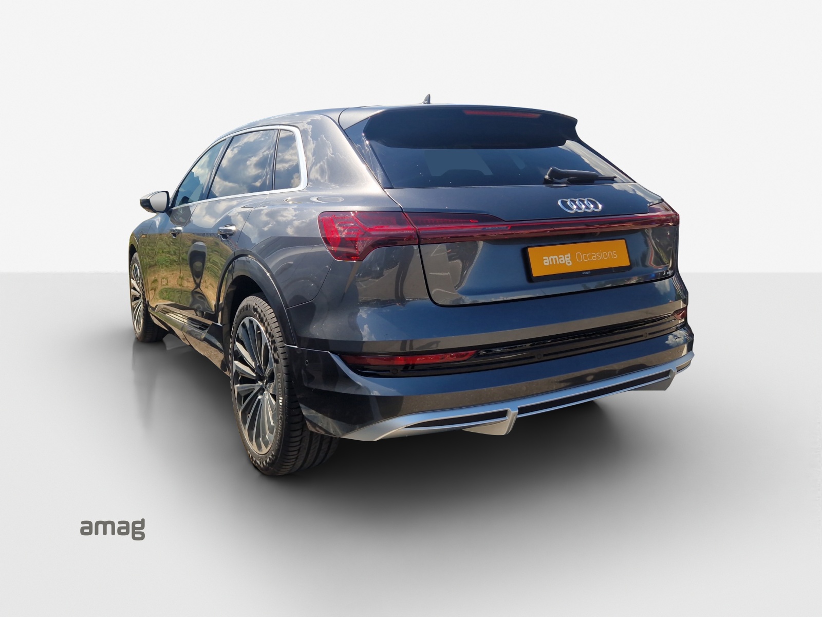 AUDI e-tron 50 quattro-showroom-element-2