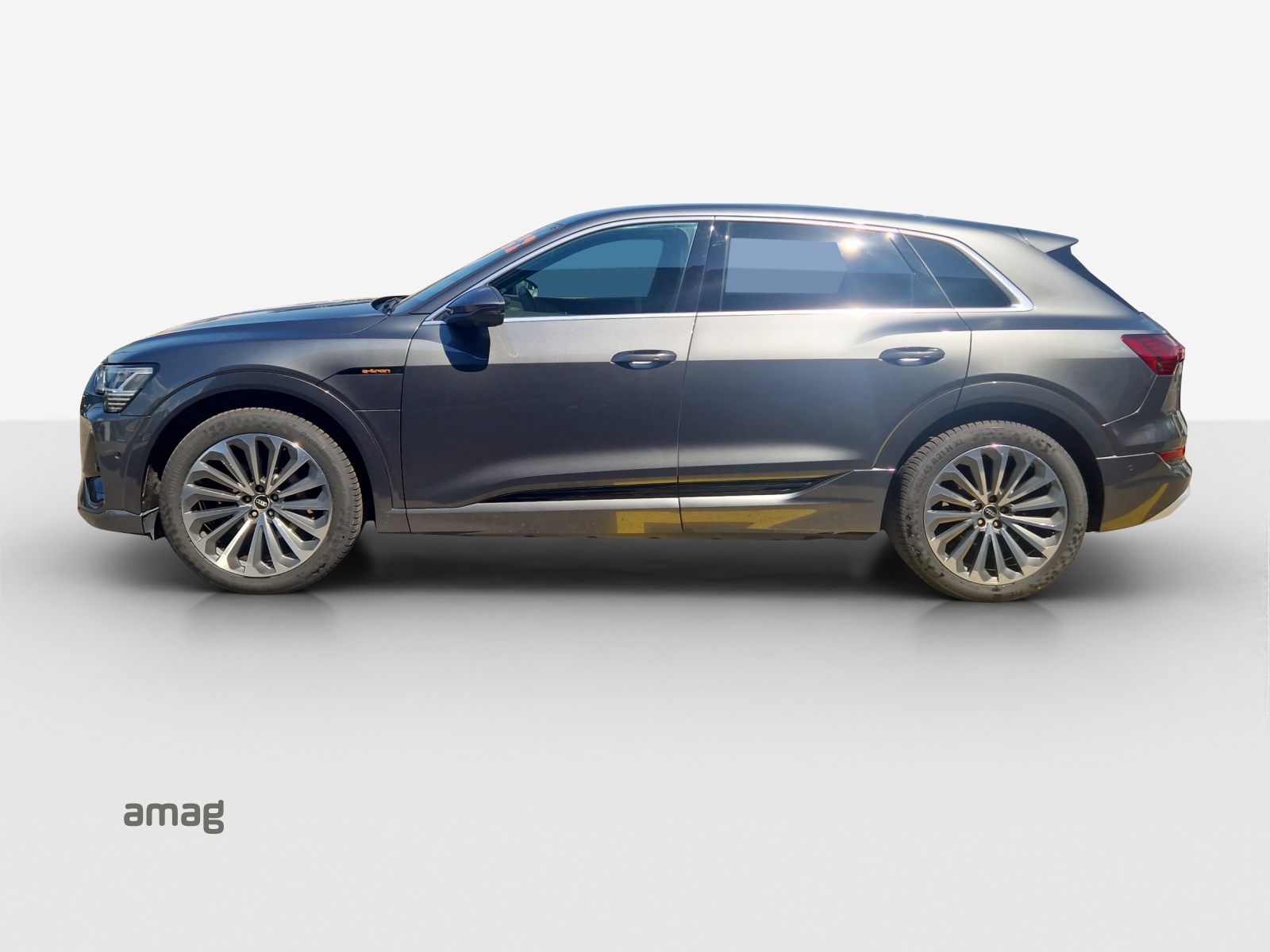 AUDI e-tron 50 quattro-showroom-element-1