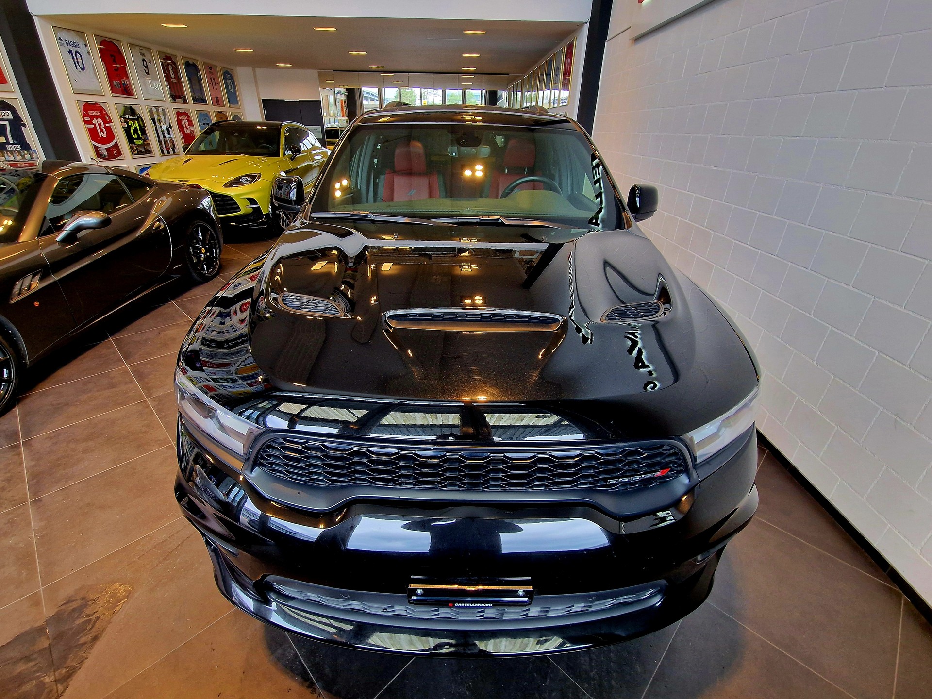 DODGE Durango-showroom-element-1