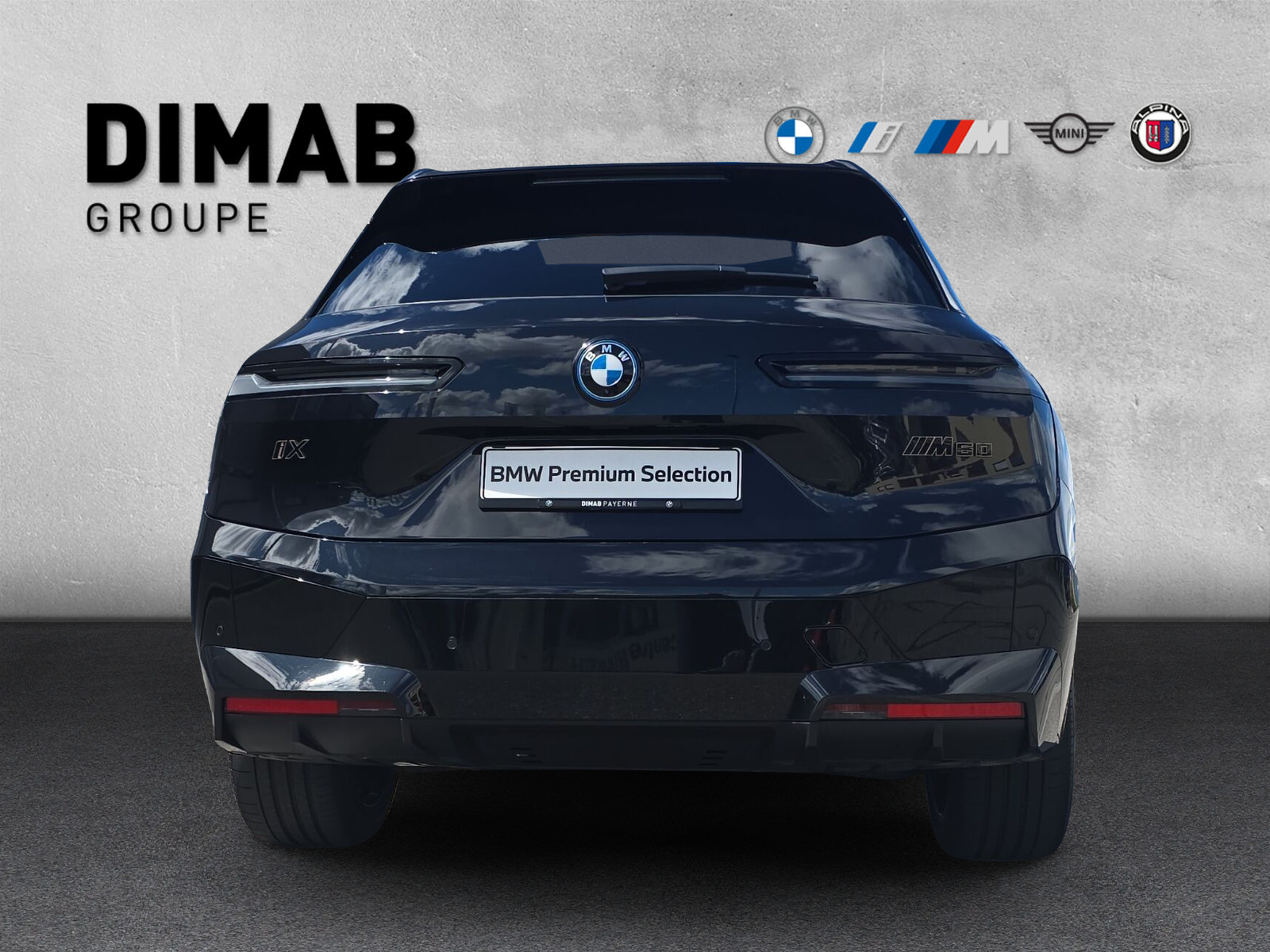 BMW iX M60-showroom-element-3