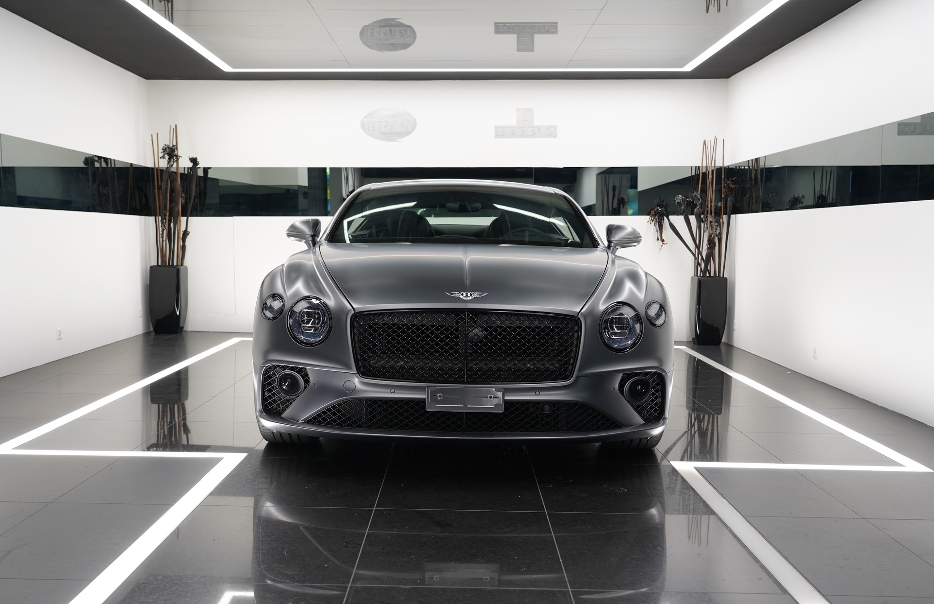 BENTLEY Continental GT V8 Azure-showroom-element-2