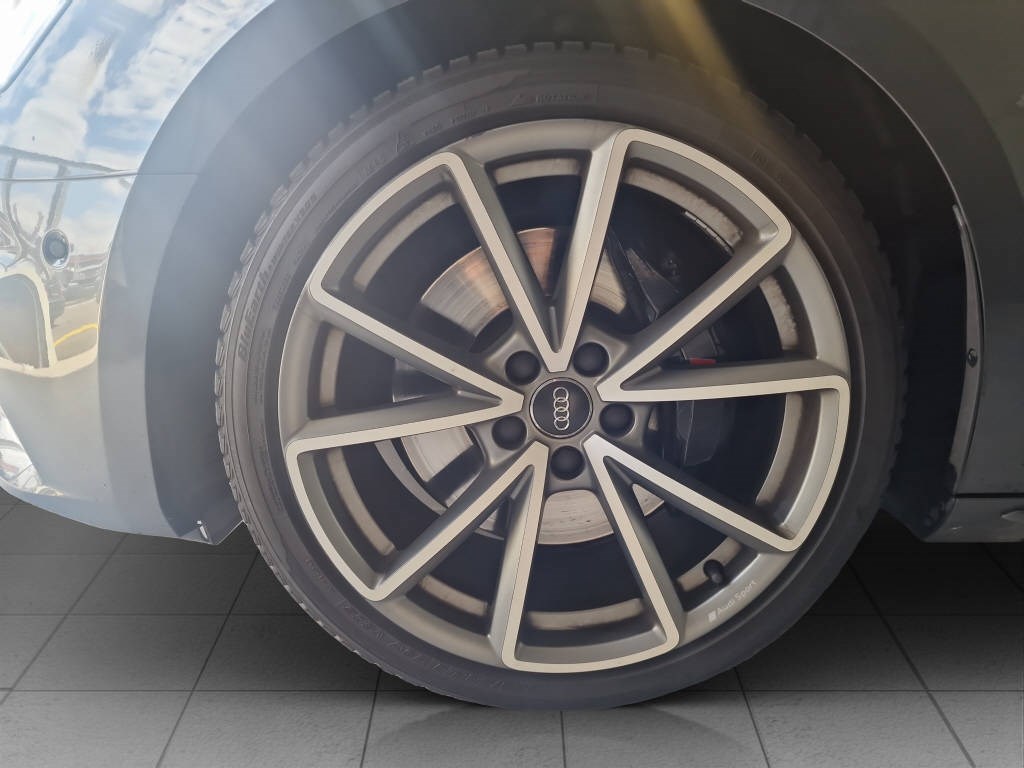 AUDI S4 Avant 3.0 V6 TFSI quattro S-Tronic-image-14