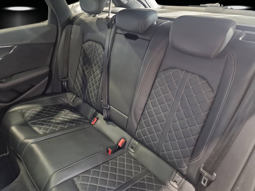 AUDI S4 Avant 3.0 V6 TFSI quattro S-Tronic-image-9