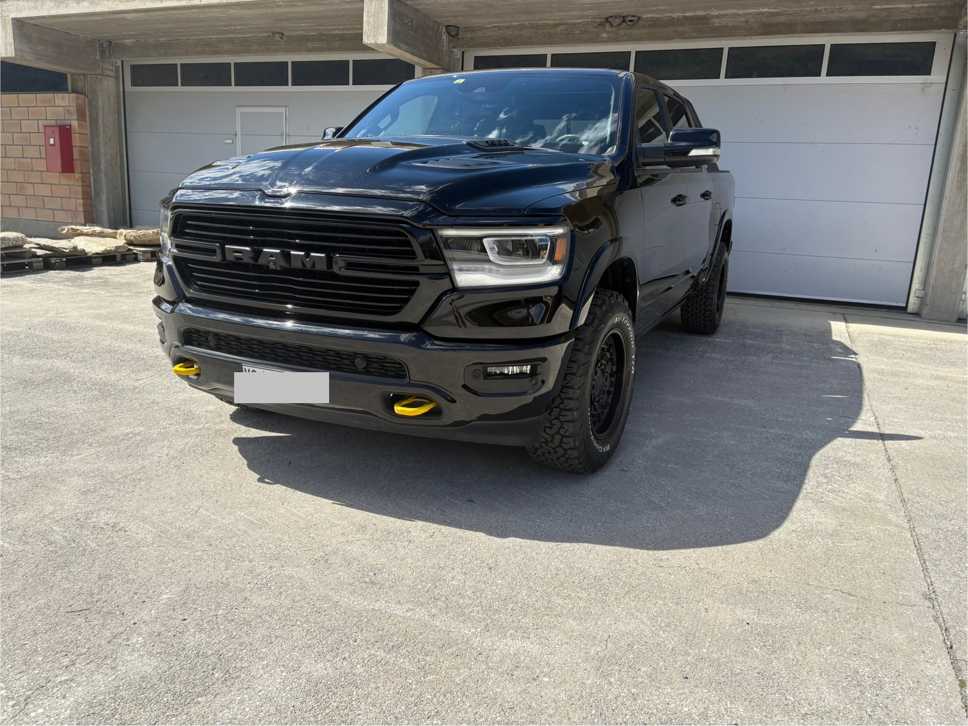DODGE 1500 Laramie sport black edition V8 5.7