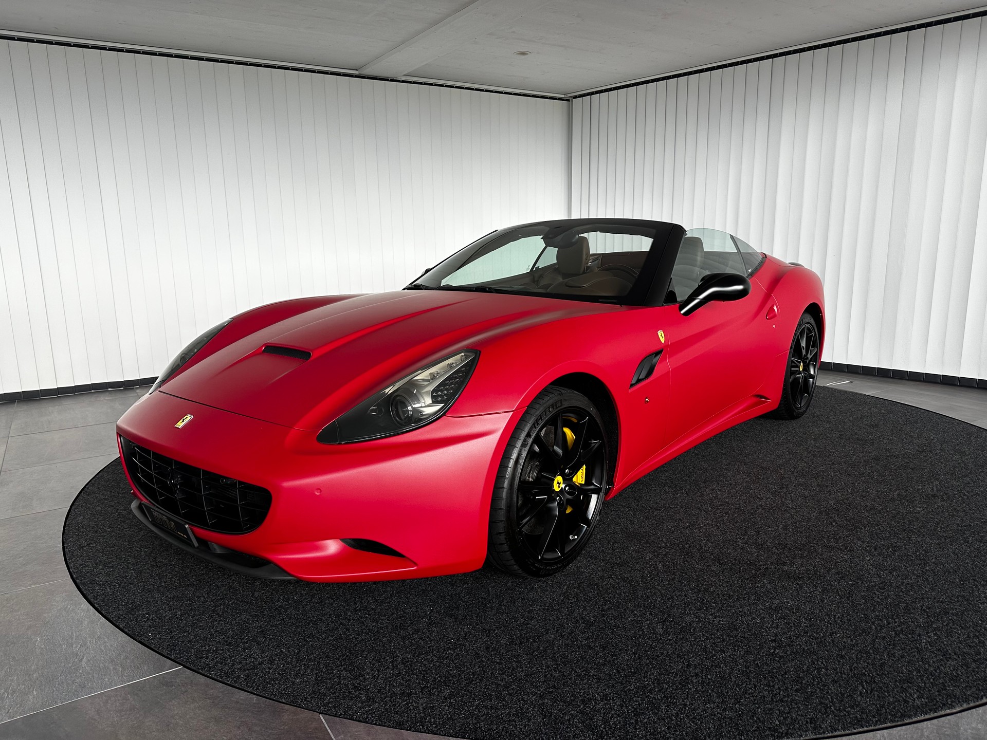 FERRARI California 4.3 V8