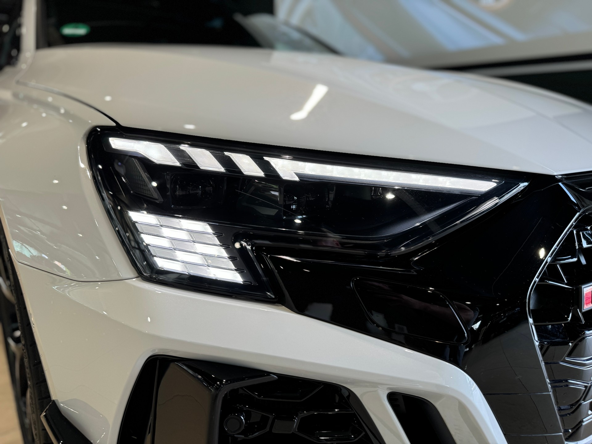 AUDI RS3 Limousine 2.5 TSI quattro S-tronic StollSport Aerokit-showroom-element-3