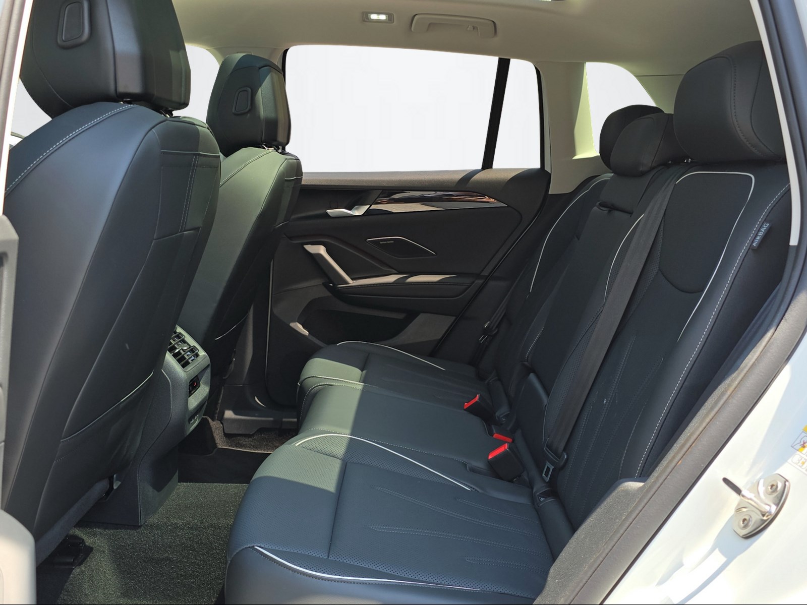 VW TIGUAN 2.0 TDI ELEGANCE DSG-image-11