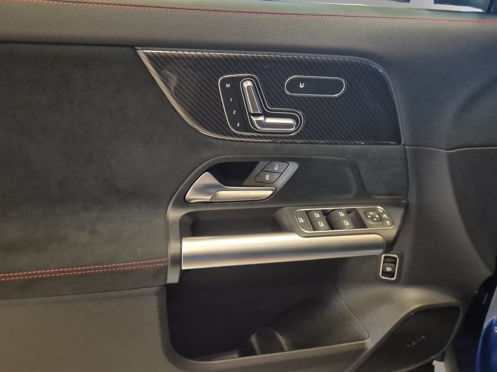 Image MERCEDES-BENZ GLA-200 GLA 200 7G-DCT