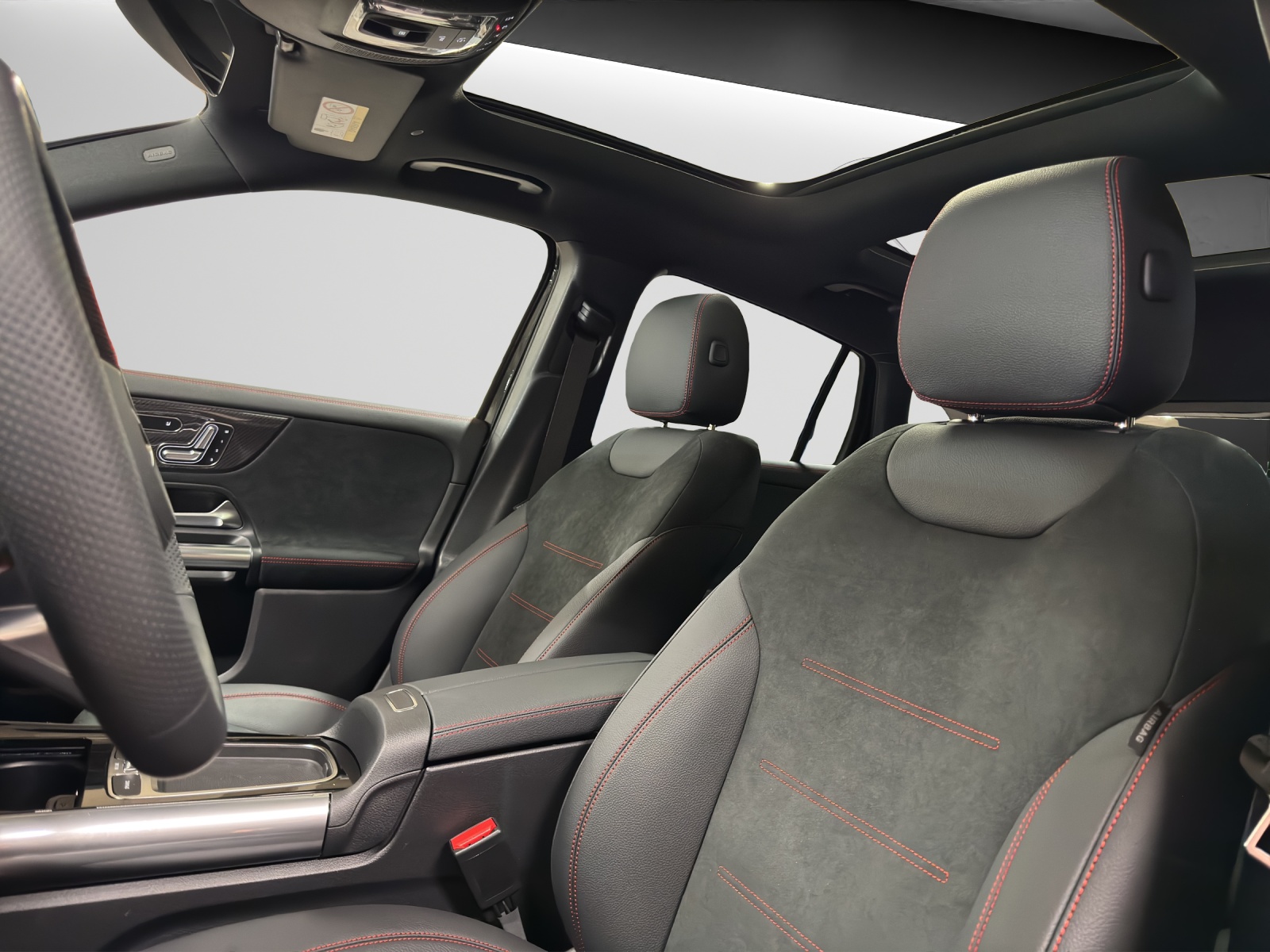 Image MERCEDES-BENZ GLA-220 GLA 220d 4Matic 8G-DCTSwiss Star