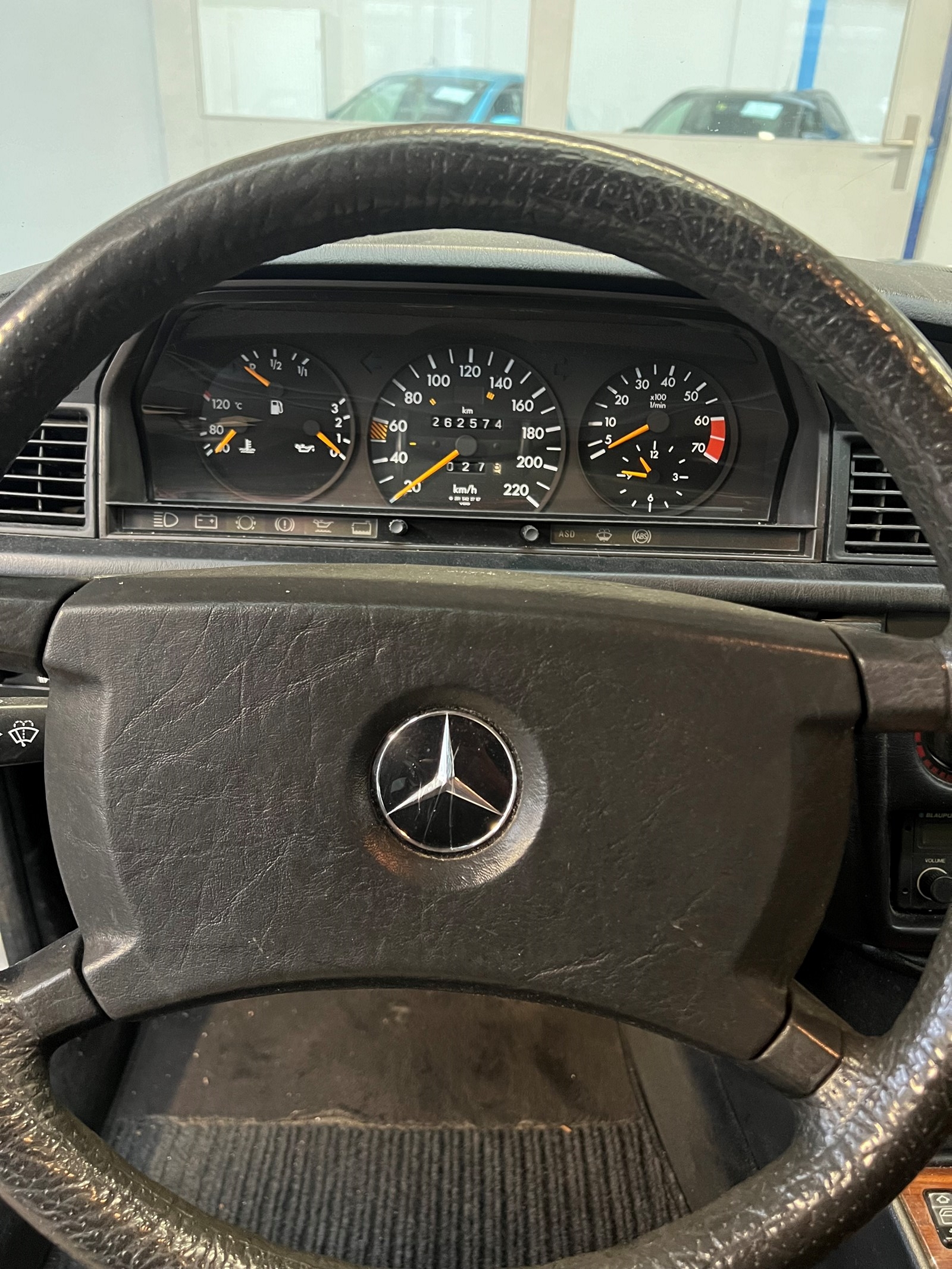 MERCEDES-BENZ 190 E 1.8-image-6