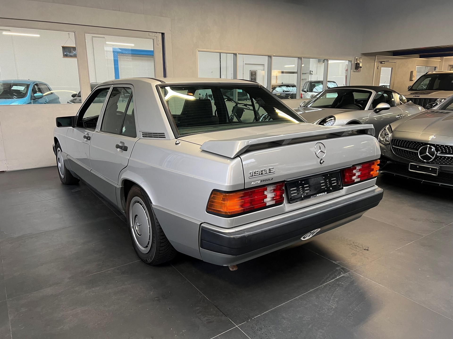 MERCEDES-BENZ 190 E 1.8-image-1