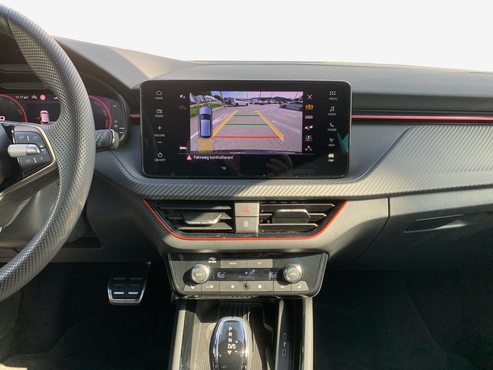 SKODA Kamiq 1.5 TSI Monte Carlo DSG-image-8