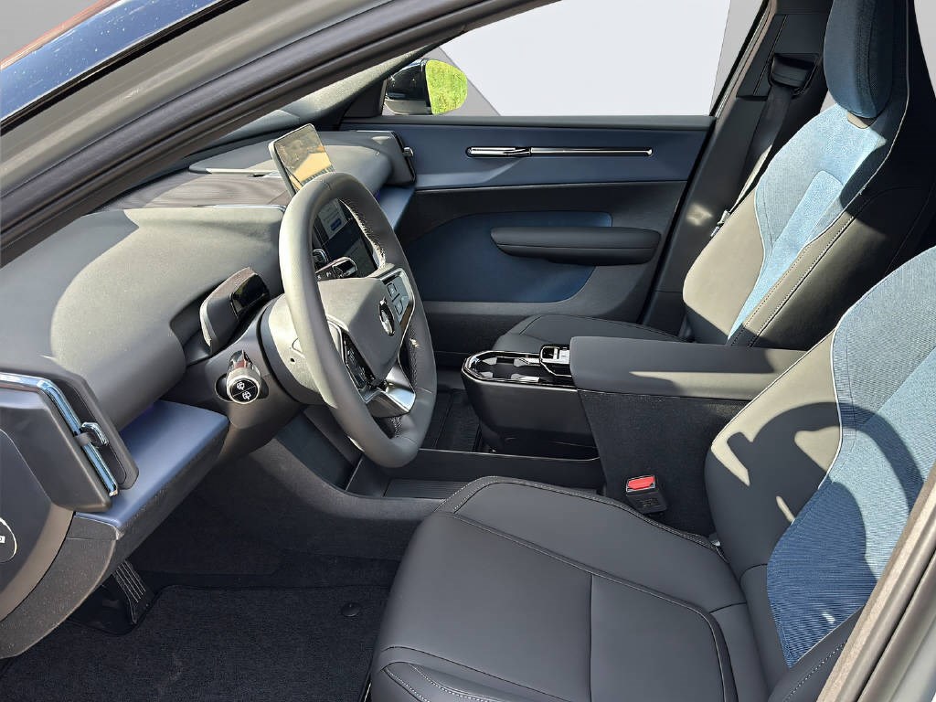VOLVO EX30 E60 Twin Plus Performance-image-7